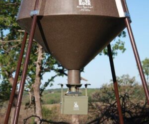 600lb Boss Buck Broadcast Feeder